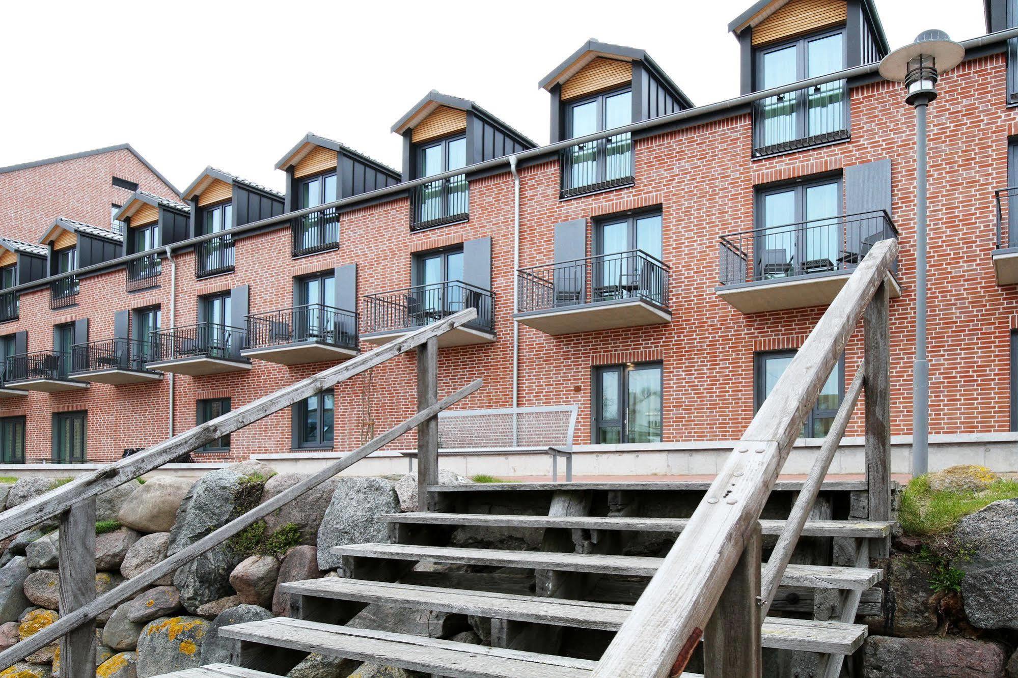 Hafenhotel Meereszeiten Heiligenhafen Exterior photo